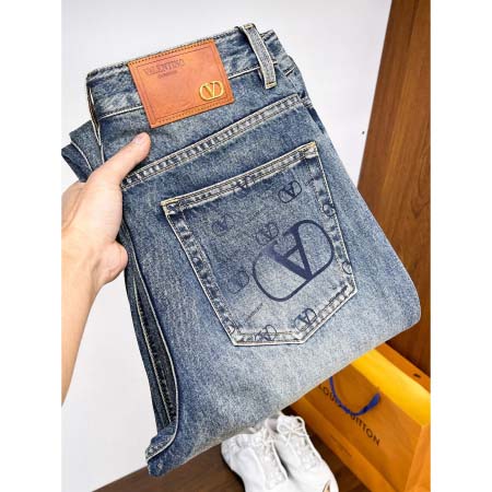 2025年11月18日秋冬新作VALENTINOジーパン高品...