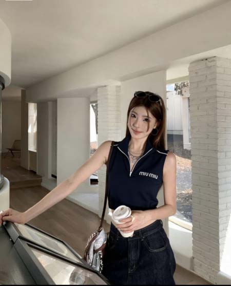 2026年4月9日入荷早春新作Miumiu女性用ファッション/誕生日プレゼント/贈り物 can工場