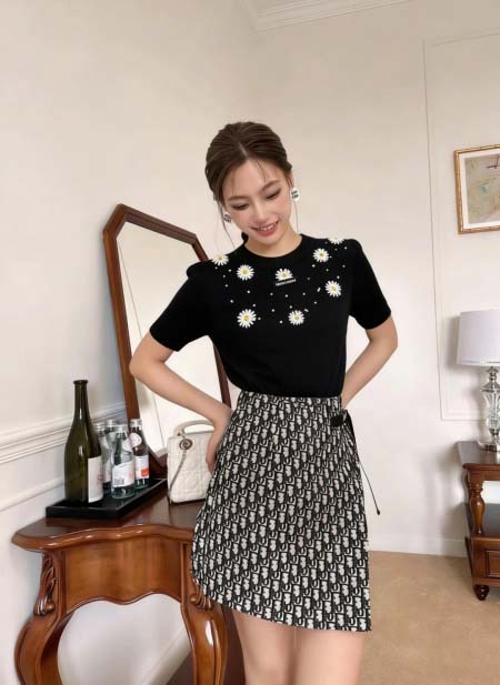 2026年4月9日入荷早春新作Miumiu女性用ファッション/誕生日プレゼント/贈り物 can工場