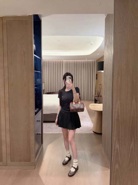 2026年4月9日入荷早春新作Miumiuセット女性用ファッション/誕生日プレゼント/贈り物 can工場