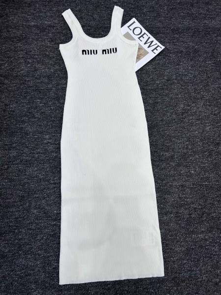 2026年4月9日入荷早春新作Miumiu女性用ファッション/誕生日プレゼント/贈り物 can工場