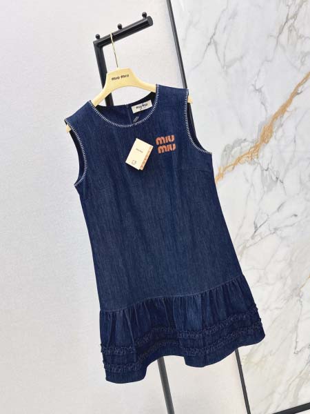 2026年4月9日入荷早春新作Miumiu女性用ファッション/誕生日プレゼント/贈り物 can工場