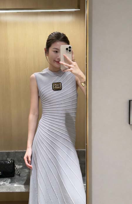 2026年4月9日入荷早春新作Miumiuワンピース女性用ファッション/誕生日プレゼント/贈り物 can工場