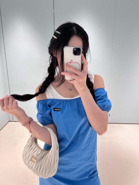 2026年4月9日入荷早春新作Miumiu女性用ファッション/誕生日プレゼント/贈り物 can工場