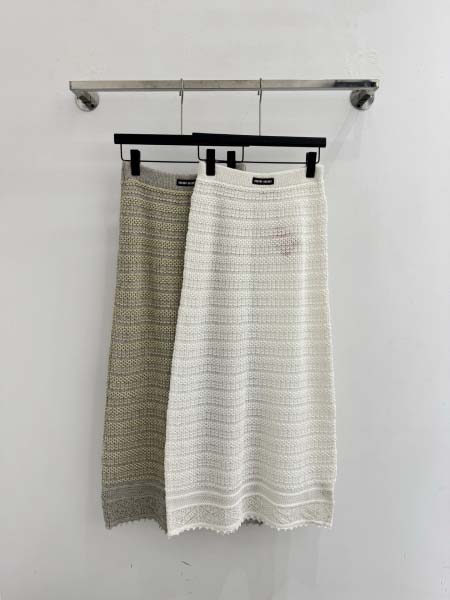 2026年4月9日入荷早春新作Miumiu女性用ファッション...