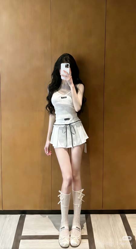 2026年4月9日入荷早春新作Miumiu女性用ファッション...