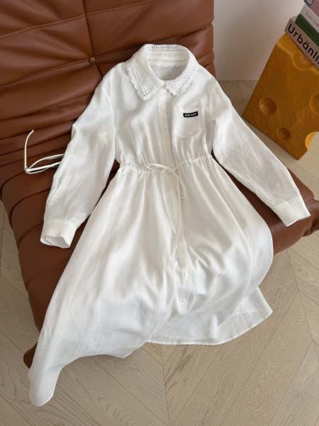 2026年4月9日入荷早春新作Miumiu女性用ファッション...