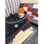 2026年7月6日入荷新品Louis Vuittonカジュアルシューズ/スニーカー｜メンズ靴人気本革製ギフト/誕生日/TL工場