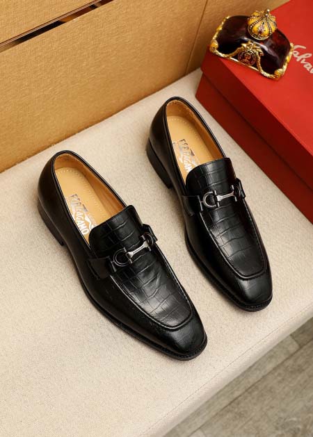 2026年7月16日入荷新品Ferragamoカジュアルシュ...
