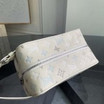 2026年7月19日入荷Louis VuittonP350M28835   LOCKER DOPP KIT   Locker Dopp Kit  Monogram  Monogram Shadow  高品質新作/誕生日プレゼント/XS工場