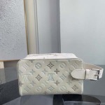 2026年7月19日入荷Louis VuittonP350M28835   LOCKER DOPP KIT   Locker Dopp Kit  Monogram  Monogram Shadow  高品質新作/誕生日プレゼント/XS工場