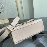 2026年7月19日入荷Louis Vuitton163c01M45978 Madeleine BB  Monogram Empreinte  Monogram  S-lock  Pochette Mtis  高品質新作/誕生日プレゼント/