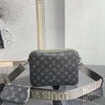 2026年7月19日入荷Louis VuittonM28628  Trio  Monogram Eclipse  2000   25 x 18.5 x 高品質新作/誕生日プレゼント/XS工場