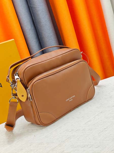 2026年8月8日入荷ヴィトンバッグM27999  Nil XL LV Blason 37 x 26 x 19 (CM)人気の新作/誕生日プレゼント/ZC工場