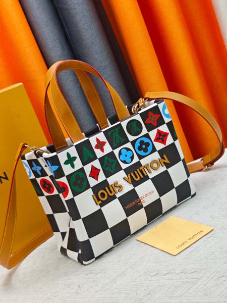 2026年8月8日入荷ヴィトンバッグM13940 PHARREL and NIGO collections Shopper  Louis Vuitton  Maison Fonde En 4   25x19x11  Musketon人気の新