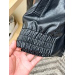 2026年8月7日入荷秋冬新作Miu miuジャケット高級品/LD工場
