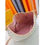 2026年8月8日入荷ヴィトンバッグM46205 M57857 GRACEFUL  monogram31  26.5  14.5cm人気の新作/誕生日プレゼント/ZC工場