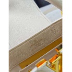2026年8月8日入荷ヴィトンバッグM29497  Capucines MonogramDaydreamTaurillon  :21148cm人気の新作/誕生日プレゼント/ZC工場