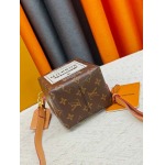 2026年8月8日入荷ヴィトンバッグM29326  Milk  Monogram :12 x 22 x 10 (CM)人気の新作/誕生日プレゼント/ZC工場