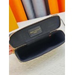 2026年8月8日入荷ヴィトンバッグM29548 LV Onthego BBMonogram+OK   2011人気の新作/誕生日プレゼント/ZC工場