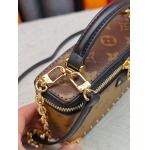 2026年8月8日入荷ヴィトンバッグM29548 LV Onthego BBMonogram+OK   2011人気の新作/誕生日プレゼント/ZC工場
