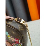 2026年8月8日入荷ヴィトンバッグM58009 M80501  2023  By The Pool  Monogram Empreinte   Monogram   oo[][]  .  M80501 15.5x10.5x4cm人気の新作