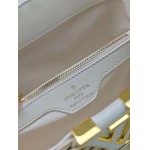 2026年8月8日入荷ヴィトンバッグM48865 M28549 M28548   Capucines BB Rattan  Monogram  LV   27 x 18 x 9 (CM)  人気の新作/誕生日プレゼント/ZC工場