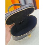 2026年8月8日入荷ヴィトンバッグM47125 M28334 M26097  Vanity Chain Pouch LV:19.0 x 11.5 x 6.5 CM人気の新作/誕生日プレゼント/ZC工場