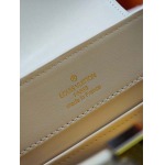 2026年8月8日入荷ヴィトンバッグM27323  []LV CapucinesEmpreinte+LVlogo+27 -18- 9人気の新作/誕生日プレゼント/ZC工場