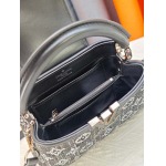 2026年8月8日入荷ヴィトンバッグM26347   LV Mirage  Capucines Nano  Exceptionals  Taurillon Monogram  LV 22x12x 8(CM)人気の新作/誕生日プレゼント/ZC