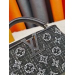 2026年8月8日入荷ヴィトンバッグM26347   LV Mirage  Capucines Nano  Exceptionals  Taurillon Monogram  LV 22x12x 8(CM)人気の新作/誕生日プレゼント/ZC