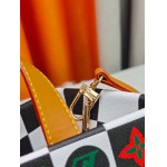 2026年8月8日入荷ヴィトンバッグM13940 PHARREL and NIGO collections Shopper  Louis Vuitton  Maison Fonde En 4   25x19x11  Musketon人気の新
