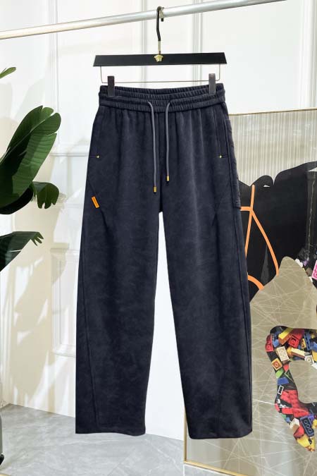 2026年8月19日入荷新作Louis Vuittonスラッ...