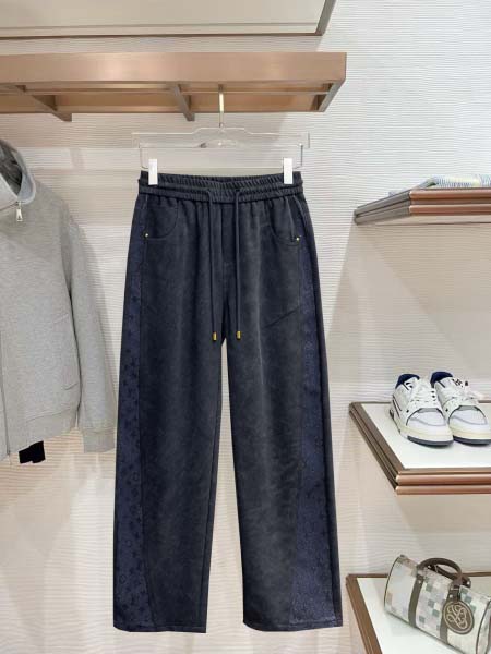 2026年8月19日入荷新作Louis Vuittonスラッ...