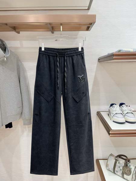 2026年8月19日入荷新作Louis Vuittonスラッ...