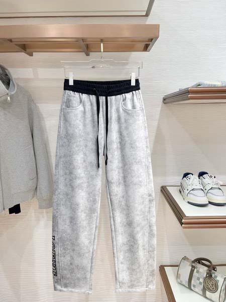 2026年8月19日入荷新作Loeweスラックス高品質★ファ...