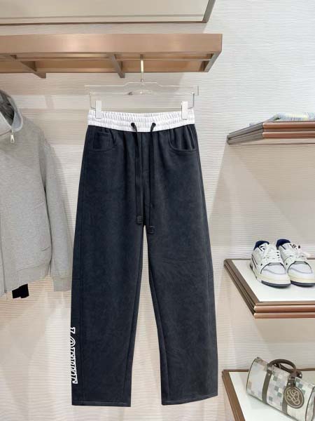 2026年8月19日入荷新作Loeweスラックス高品質★ファ...