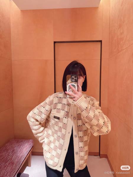 2026年10月8日入荷秋冬新作Louis Vuitton ニットカーディガン  女性用ファッション/誕生日プレゼント/贈り物 can工場
