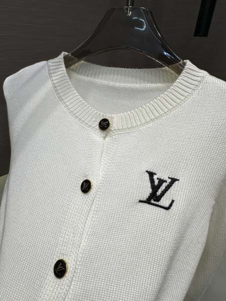 2026年10月8日入荷秋冬新作Louis Vuitton ニットカーディガン  女性用ファッション/誕生日プレゼント/贈り物 can工場