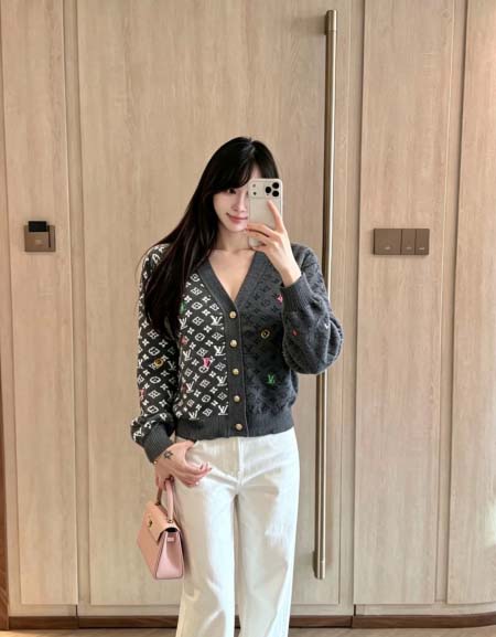 2026年10月8日入荷秋冬新作Louis Vuitton ニットカーディガン  女性用ファッション/誕生日プレゼント/贈り物 can工場