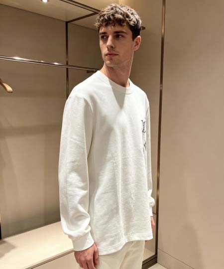 2026年10月26日入荷秋冬新作Louis Vuitton長袖Tシャツ高級品超厳選★入手困難/誕生日プレゼント/LD工場