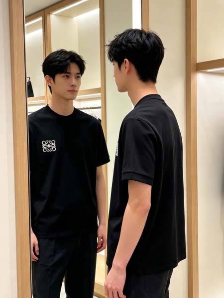 2026年10月26日入荷秋冬新作Loewe半袖Tシャツ高級品超厳選★入手困難/誕生日プレゼント/LD工場