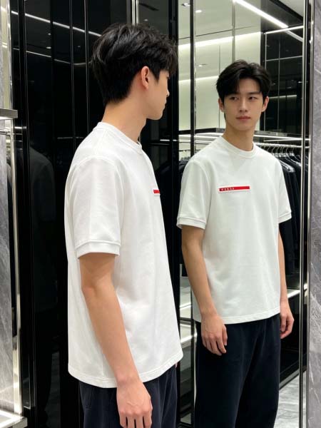 2026年10月26日入荷秋冬新作Prada半袖Tシャツ高級品超厳選★入手困難/誕生日プレゼント/LD工場
