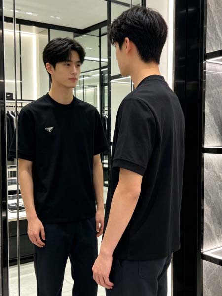 2026年10月26日入荷秋冬新作Prada半袖Tシャツ高級品超厳選★入手困難/誕生日プレゼント/LD工場