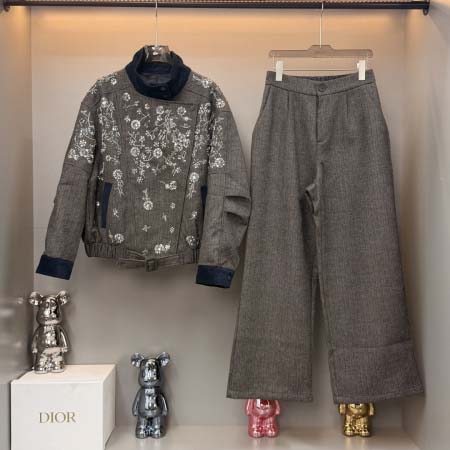 2026年10月6日入荷秋冬新作MiuMiu上下女性用ファッ...