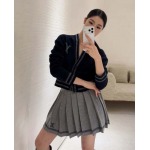 2026年10月8日入荷秋冬新作Louis Vuitton ニットカーディガン  女性用ファッション/誕生日プレゼント/贈り物 can工場