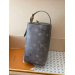 2026年10月15日新作高品質Louis Vuitton バッグM26963  DOIT Locker Dopp Kit rell /LH工場