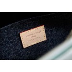 2026年10月15日新作 高品質Louis Vuitton バッグM26963   DOIT   Locker Dopp  /LH工場