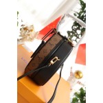 2026年10月15日新作高品質Louis Vuitton バッグ財布M43514te Boite Chapeau ，size：17.5-16.5-7.5cm /LH工場