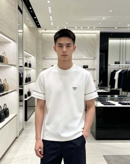 2026年10月26日入荷秋冬新作Prada半袖Tシャツ高級...